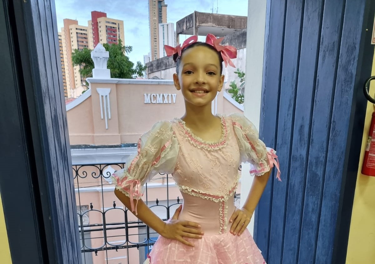 Bailarina potiguar de 11 anos busca apoio para concorrer a vaga no Teatro Bolshoi