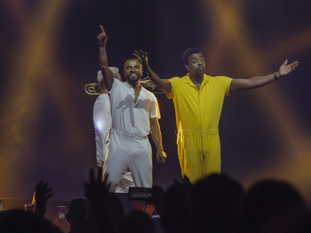 Seu Jorge e Alexandre Pires agitam Natal com a turnê "Irmãos"