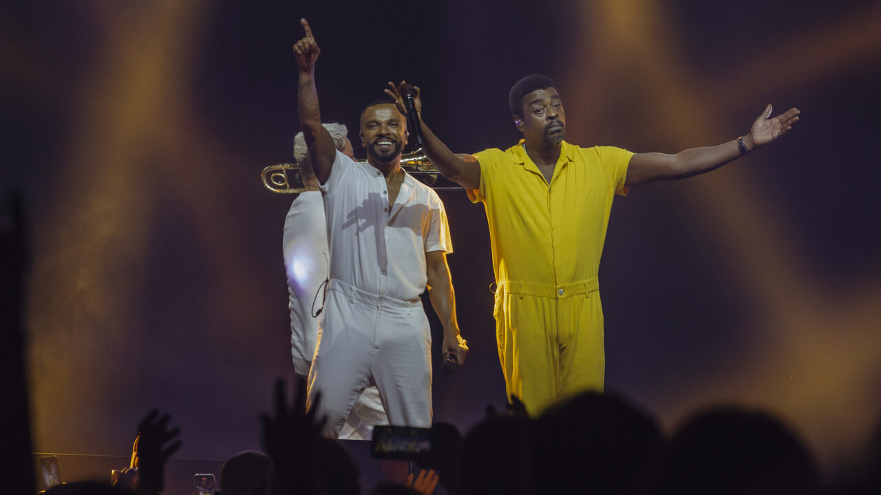 Seu Jorge e Alexandre Pires agitam Natal com a turnê "Irmãos"