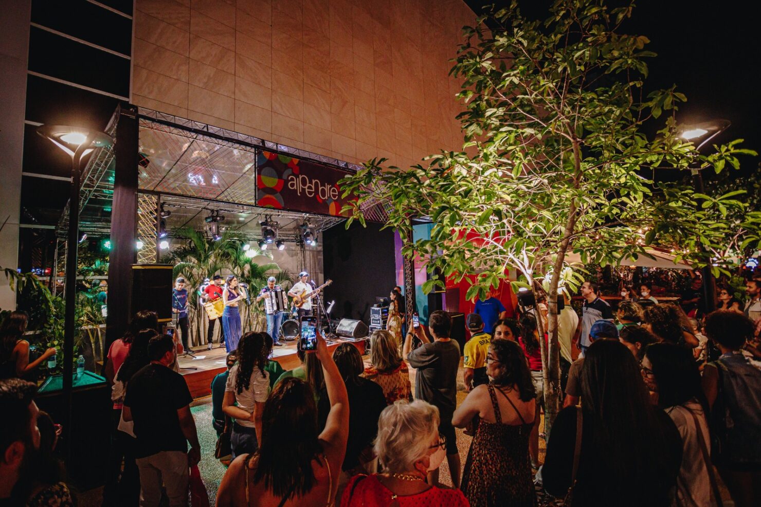 “Te Encontro na Música” promete agitar Alpendre do Natal Shopping