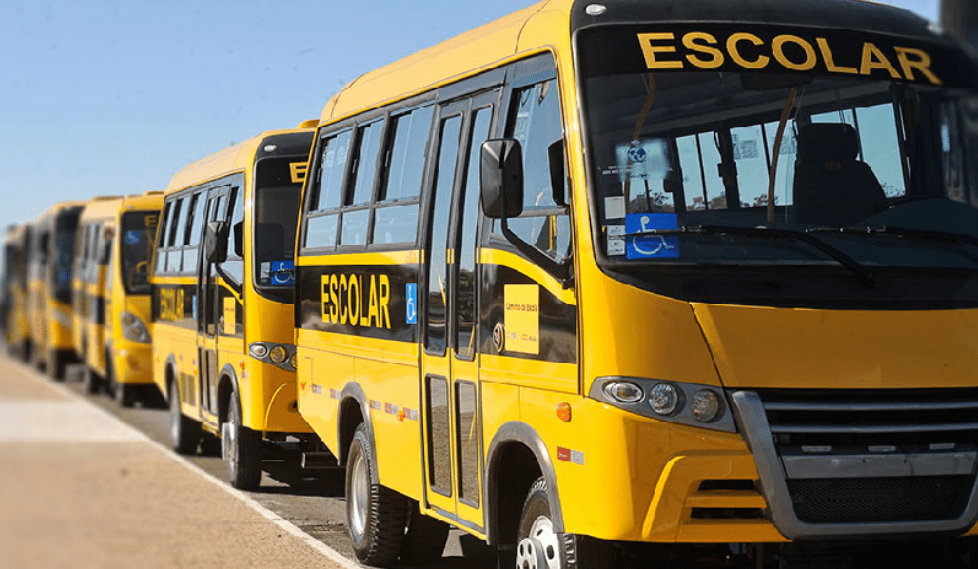 O Transporte escolar é o principal meio para muitos estudantes possam ir as aulas (Foto: SEEC/ASSECOM)