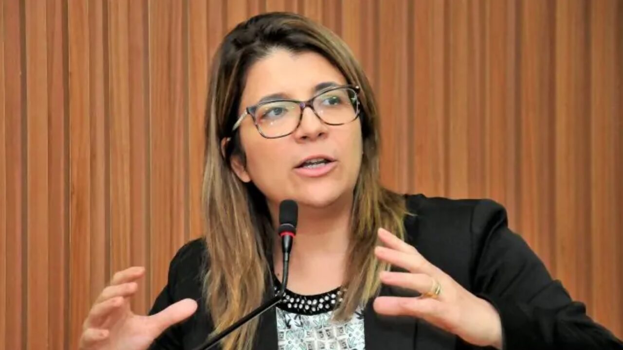 Carla Dickson Retorna ao Congresso Após Vitória de Paulinho Freire em Natal