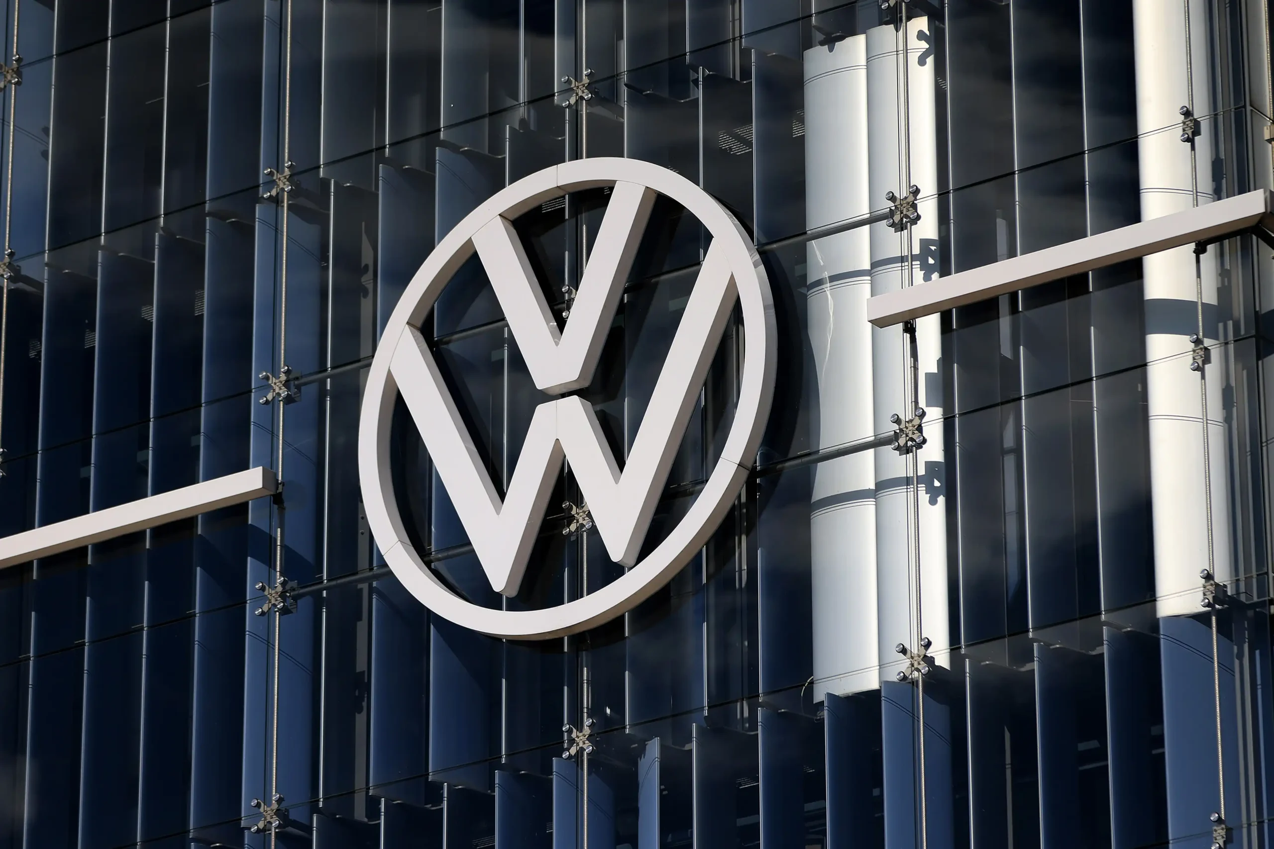 Risco de fechamento: três fábricas da Volkswagen podem encerrar operações na Alemanha