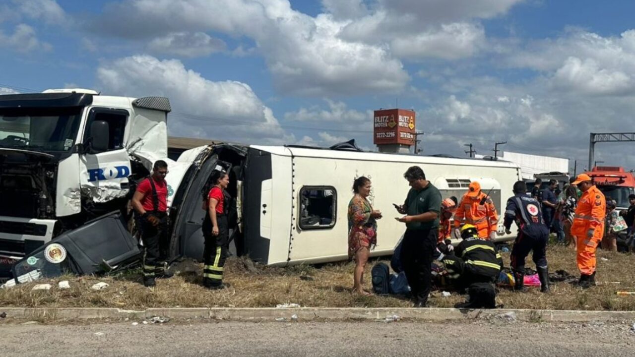 Equipes de resgate atendem grave acidente na BR-101 em São José de Mipibu