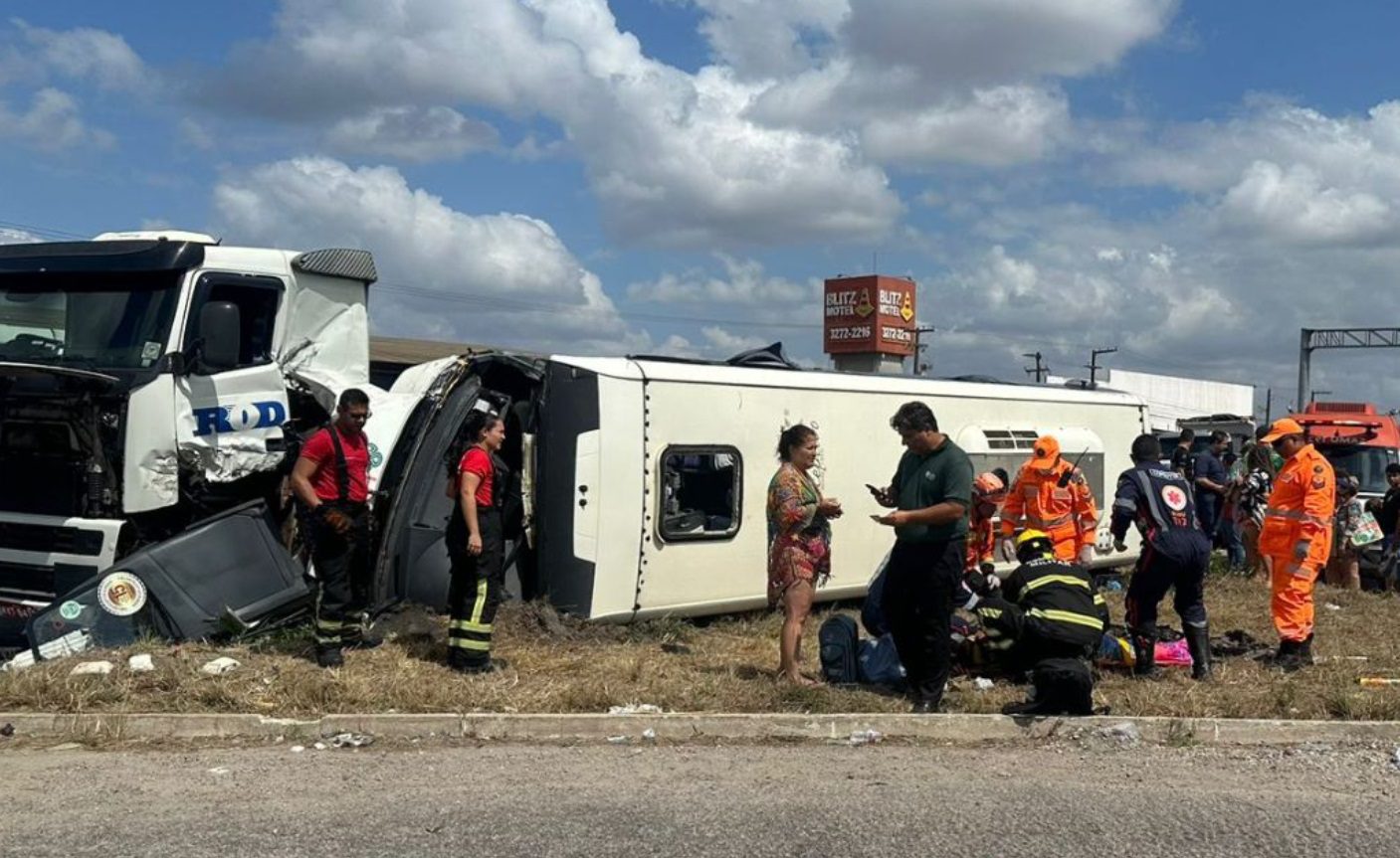 Equipes de resgate atendem grave acidente na BR-101 em São José de Mipibu