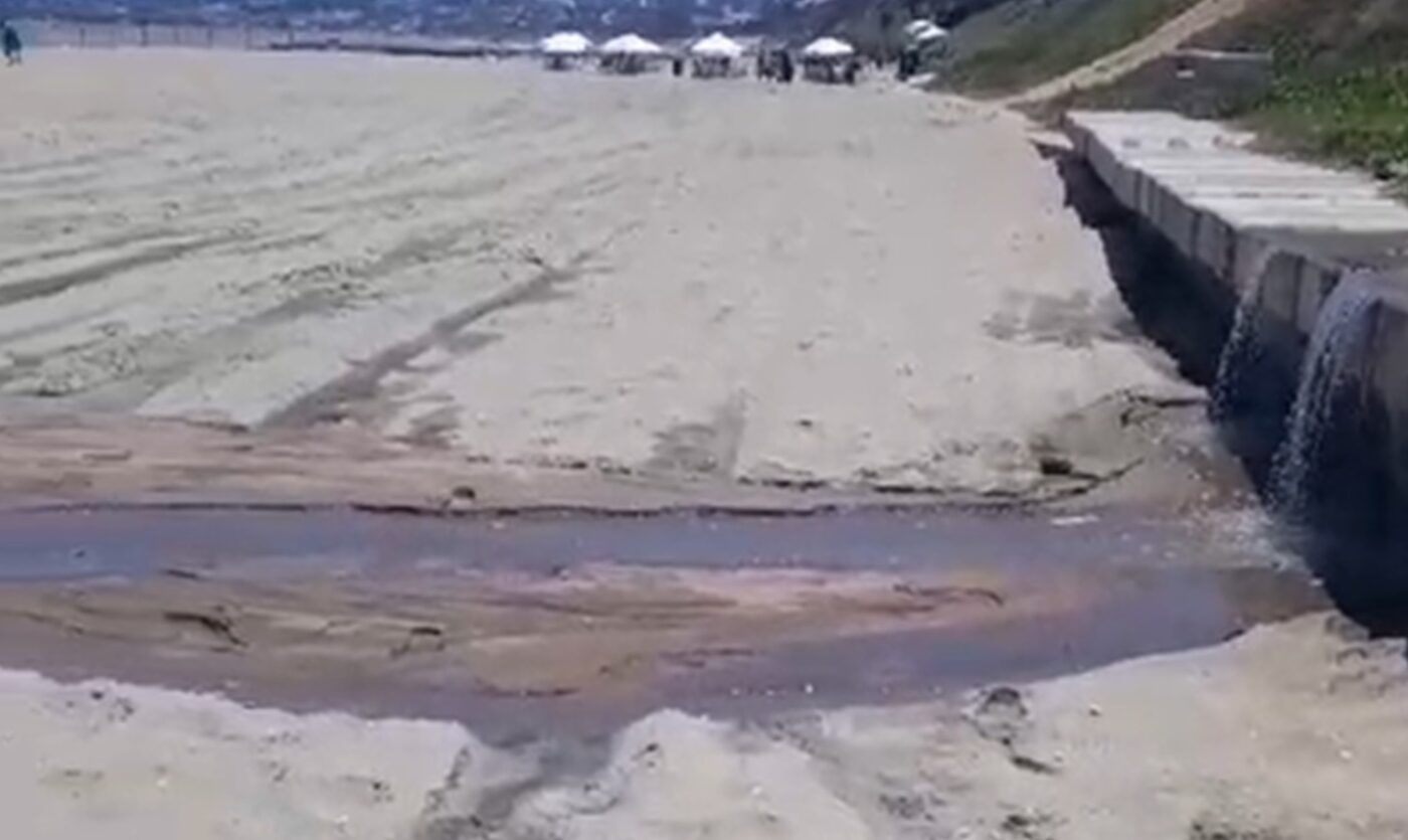 Semurb autua a Caern por lançamento de esgoto na praia de Ponta Negra