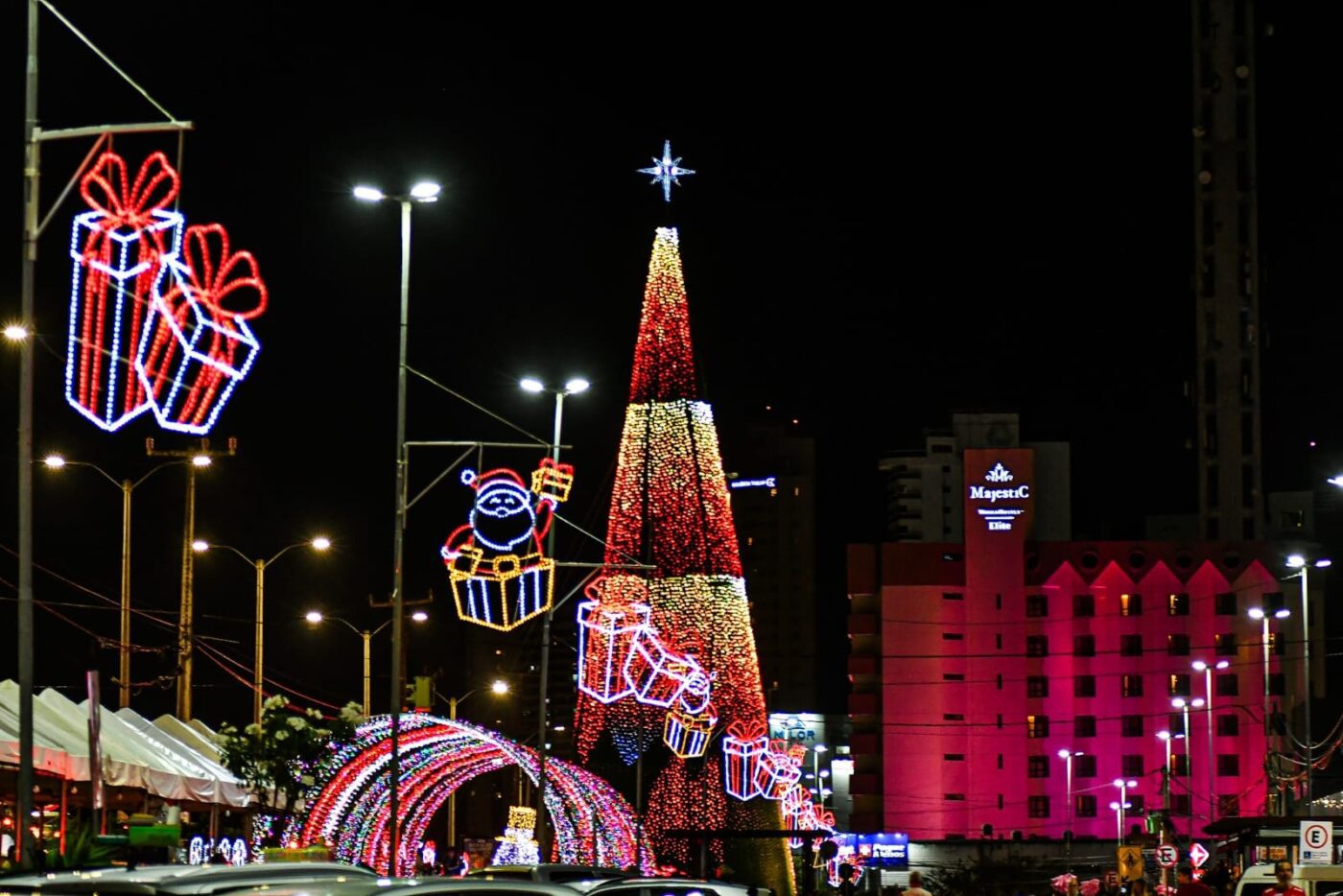 Acendimento da Arvore de Ponta Negra abre oficialmente o Natal em Natal 2024