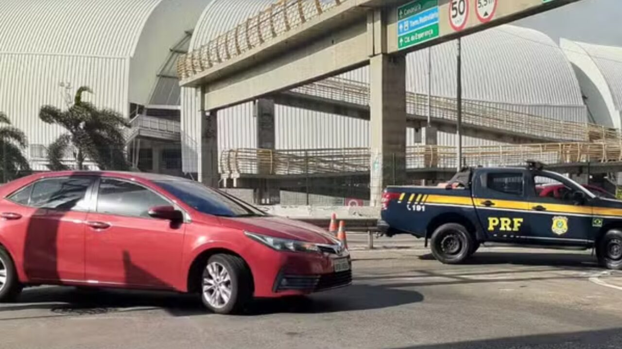 Acesso a avenida Lima e Silva e parcialmente interditado durante teste no transito do viaduto do 4o Centenario em Natal entenda