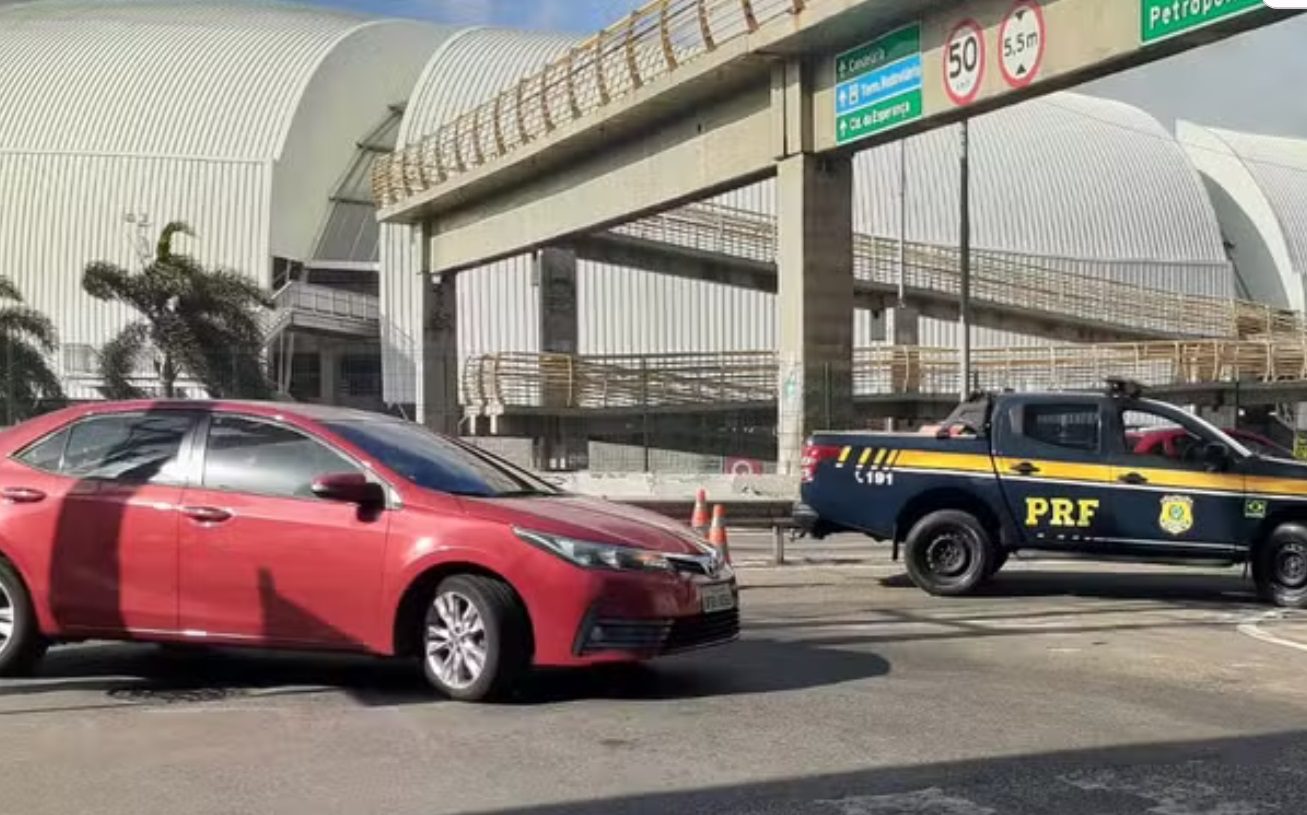 Acesso a avenida Lima e Silva e parcialmente interditado durante teste no transito do viaduto do 4o Centenario em Natal entenda