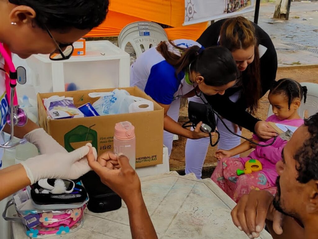 Comunidade Shalom realiza atendimentos medicos e juridicos gratuitos neste sabado