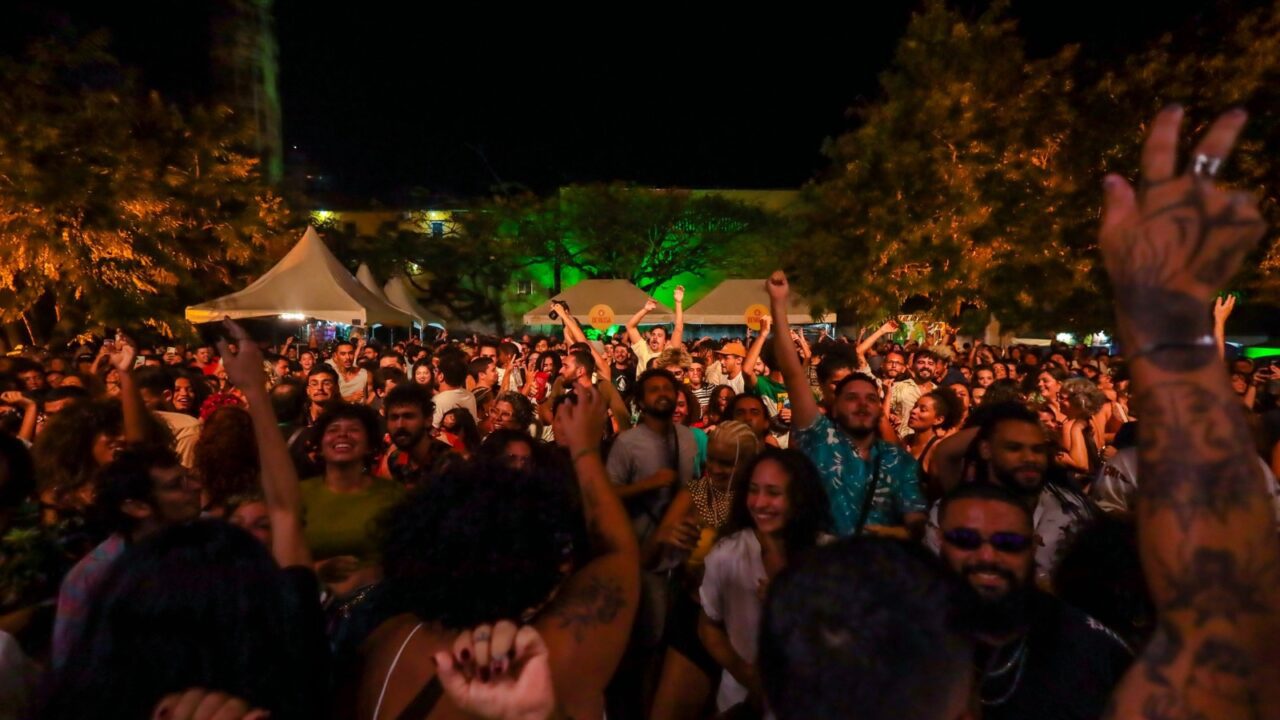 Festival DoSol segue com shows gratuitos e agita Largo da Rua Chile neste sábado