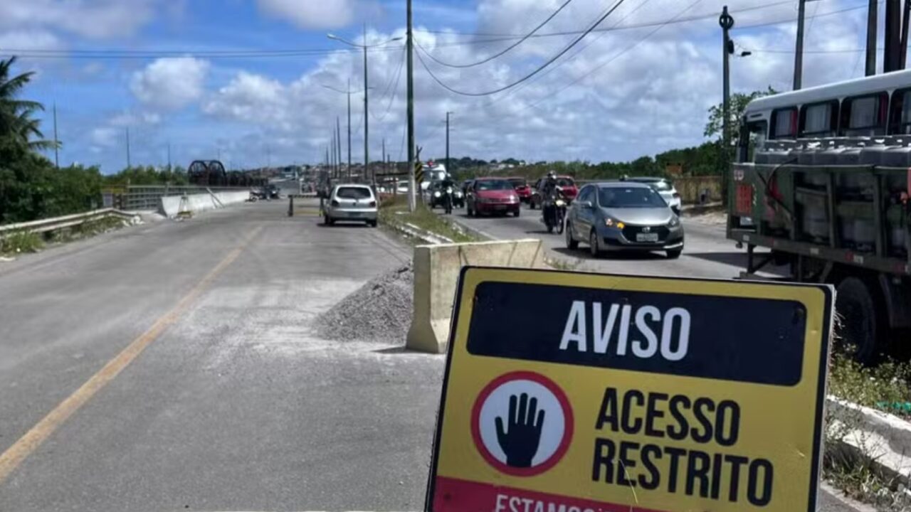 Juíza nega pedido da Prefeitura e mantém canteiro de obras em cima da ponte de Igapó