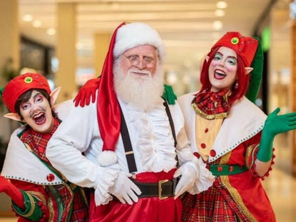 Papai Noel chega em grande estilo as ruas de Ponta Negra