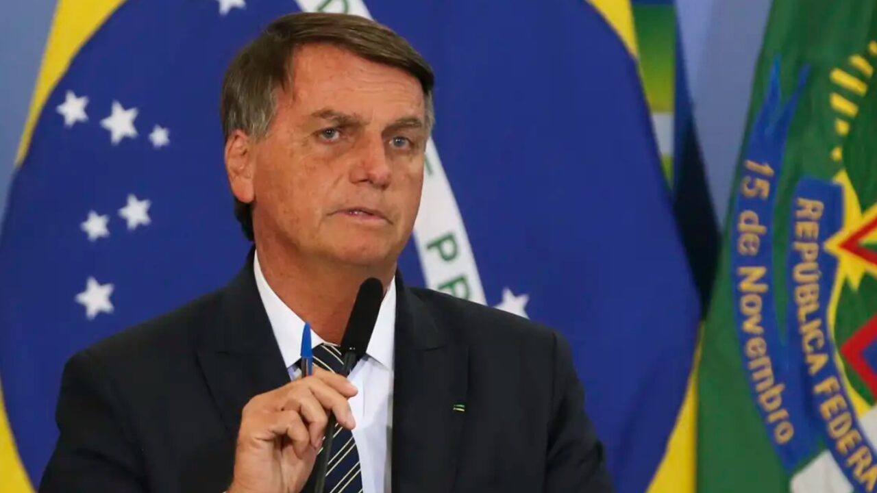 Policia Federal indicia Bolsonaro e militares por tentativa de golpe