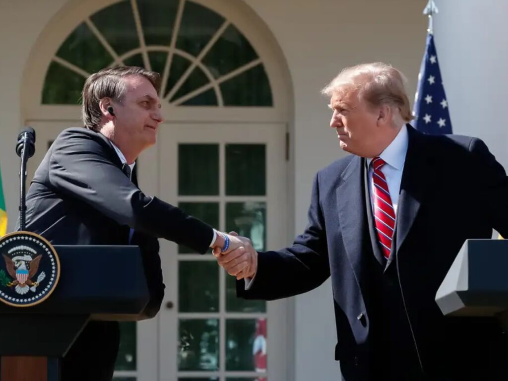 'Ressurgimento de um guerreiro', diz Bolsonaro sobre Trump