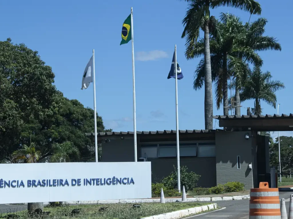 Abin municiou Bolsonaro com dados para produzir desinformação, diz PF