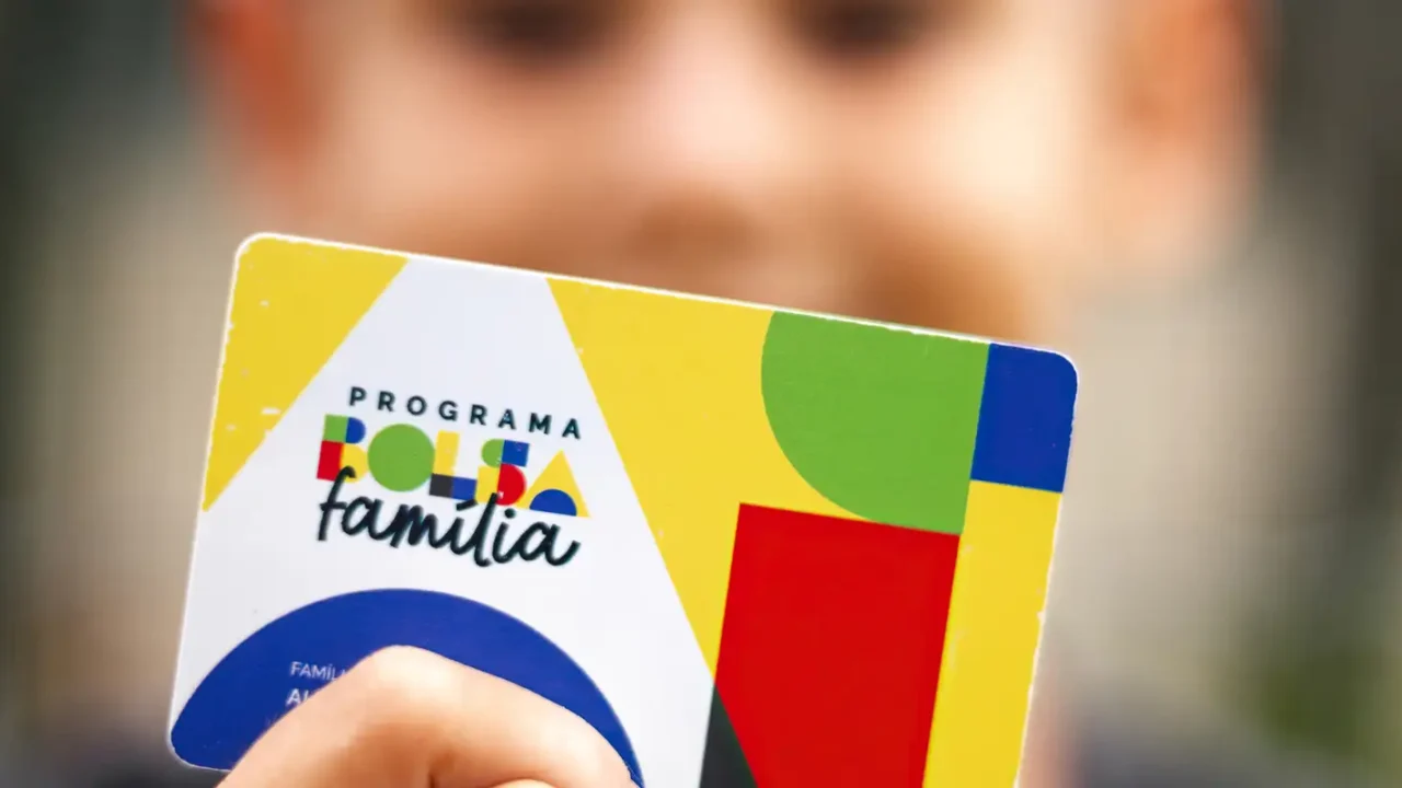 Caixa paga Bolsa Família a beneficiários com NIS de final 8