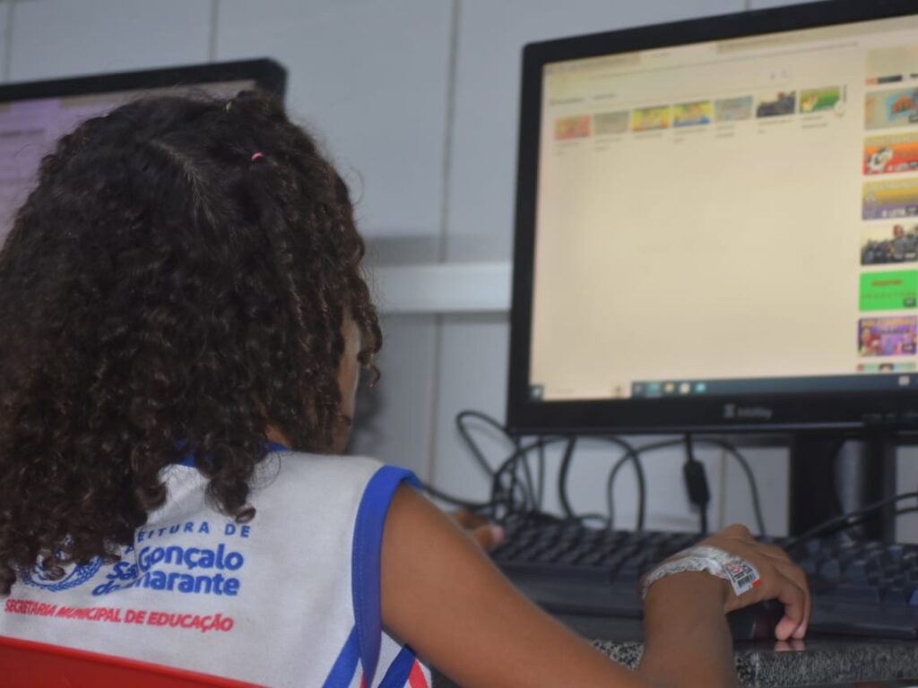 Escolas de São Gonçalo do Amarante recebem 40 computadores através do Programa Computadores para Inclusão, do Governo Federal