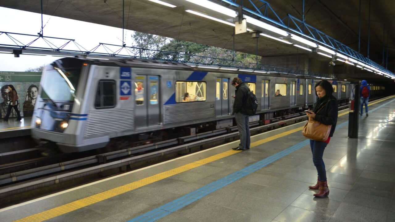 Falha elétrica causa transtornos em linha do Metrô de São Paulo