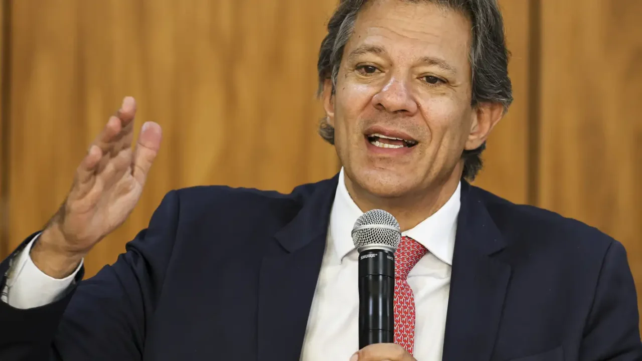 Pacote de corte de gastos será anunciado até terça, diz Haddad