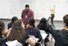 Metade das escolas brasileiras descumpre lei antirracista