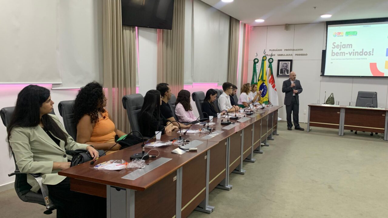 MPRN recebe estudantes da UFRN na última edição de 2024 do Visita MP