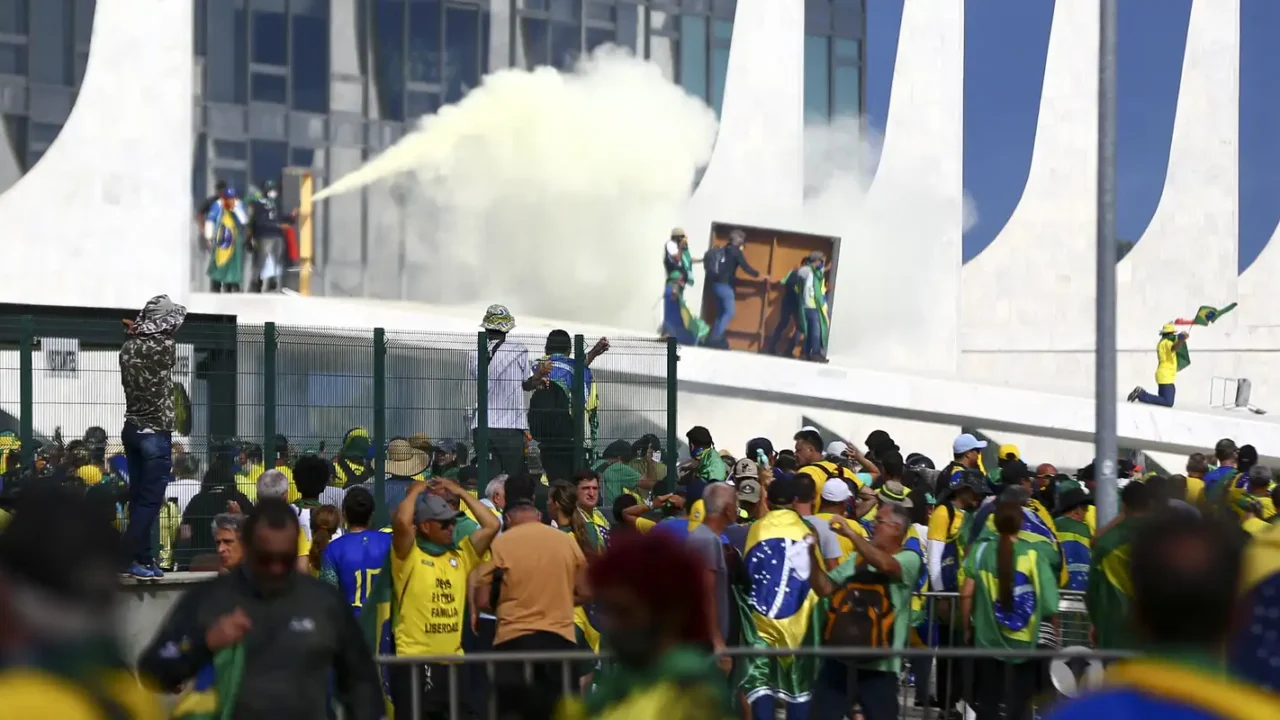 Narrativa golpista levou ao 8 de janeiro e atentado a bomba, diz PF