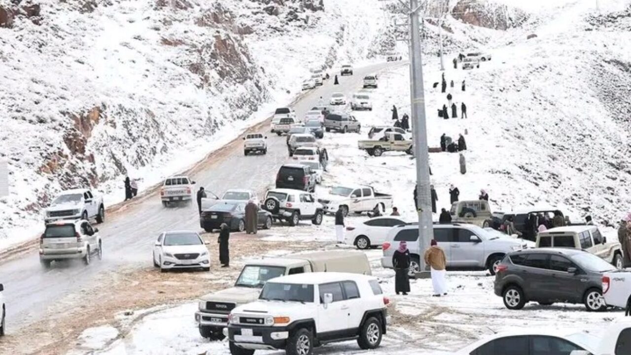 neve cobre deserto saudita Al Nafud pela 1a vez na historia