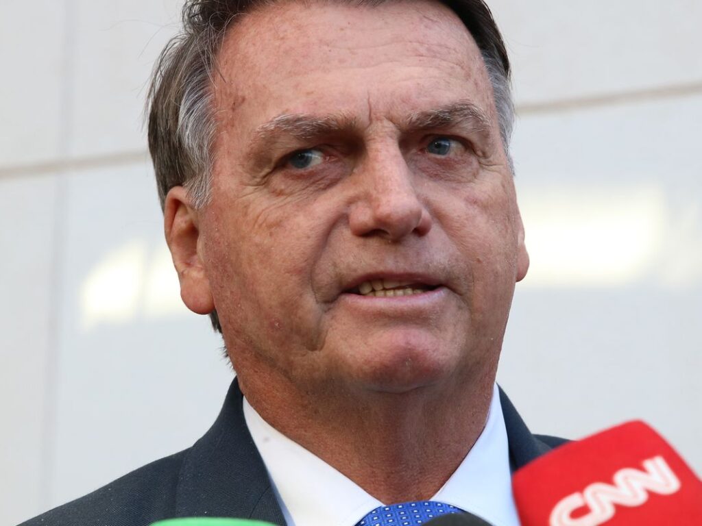 PF: Bolsonaro deixou país para evitar prisão e esperar desfecho do 8/1