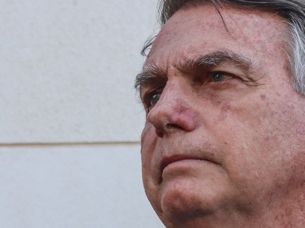 PF indicia Bolsonaro e mais 36 por tentativa de golpe de Estado