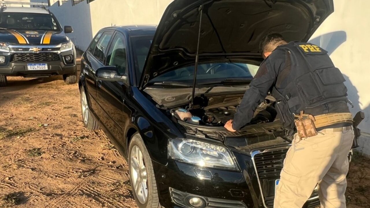 Carro de luxo furtado em test drive e recuperado pela PRF na Grande Natal