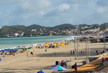 Estrutura do Reveillon em Ponta Negra esta sendo montada na area da engorda