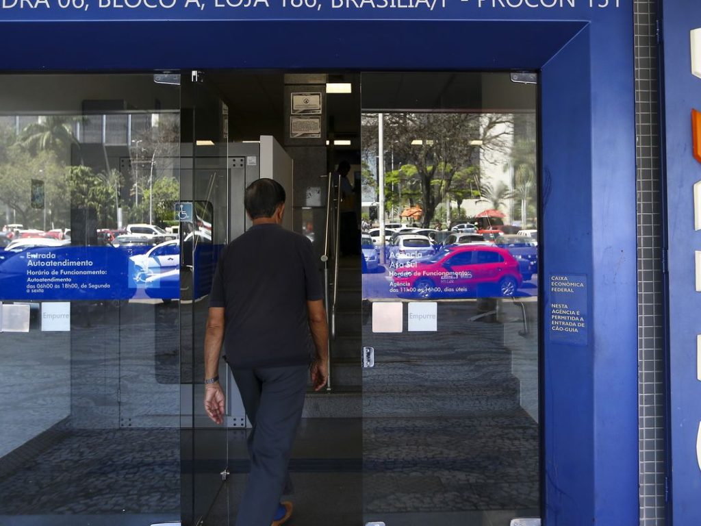 Bancos voltam a funcionar normalmente hoje