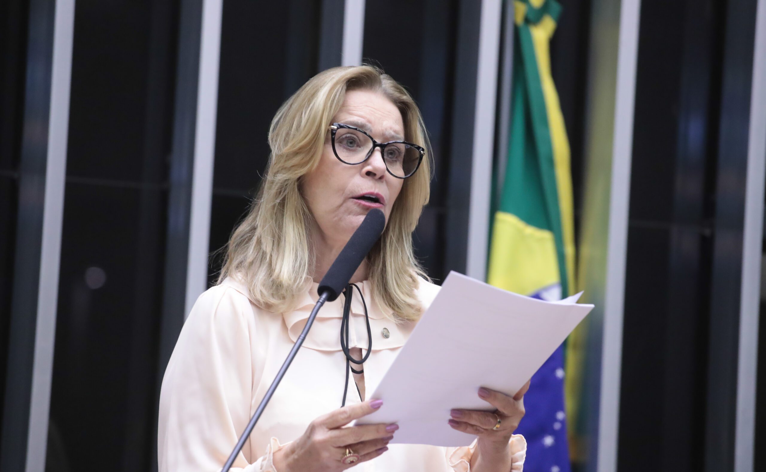 Câmara aprova projeto que tipifica o crime de invasão virtual de domicílio