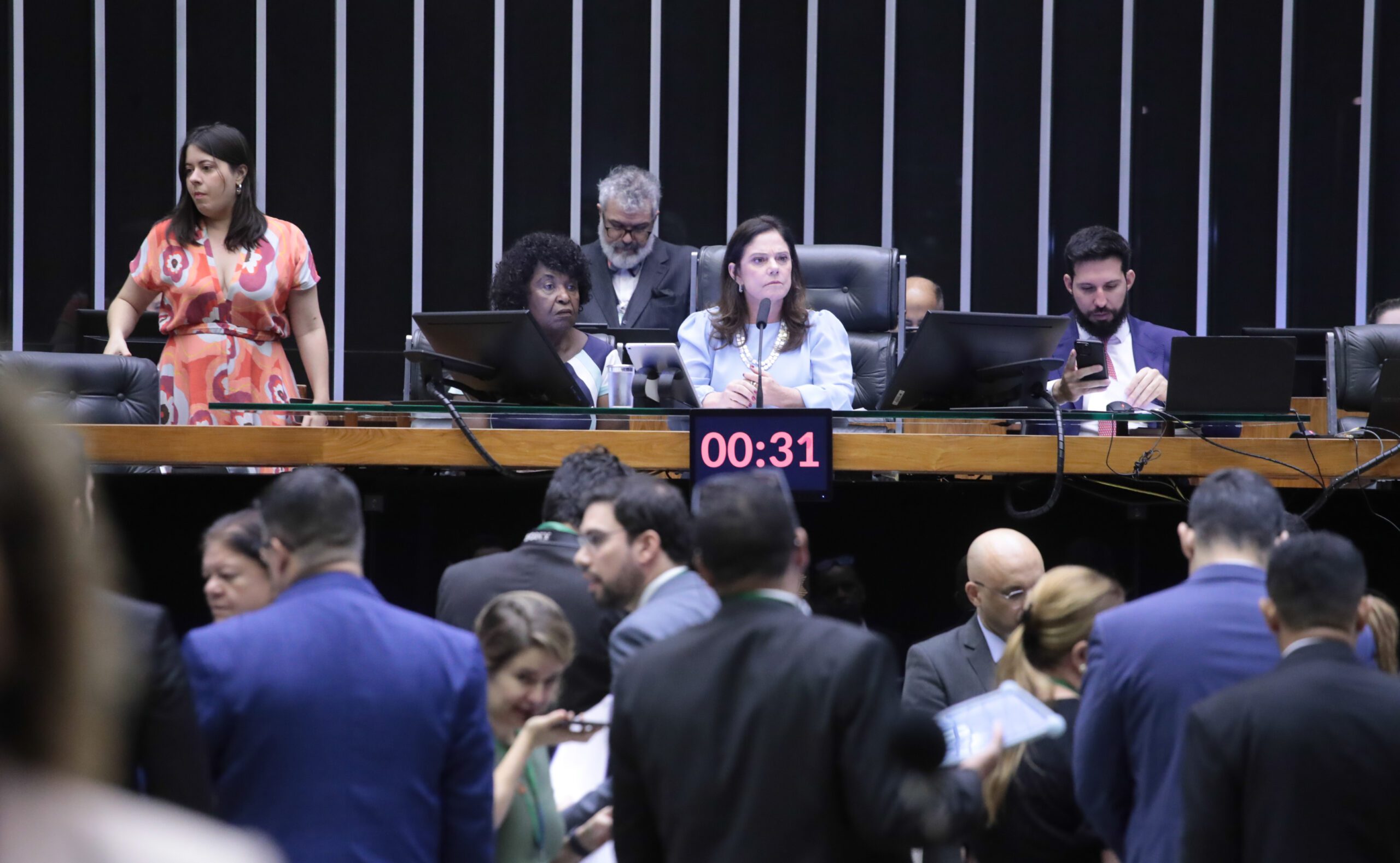 Câmara dos Deputados aprova 12 projetos para combater a violência contra a mulher