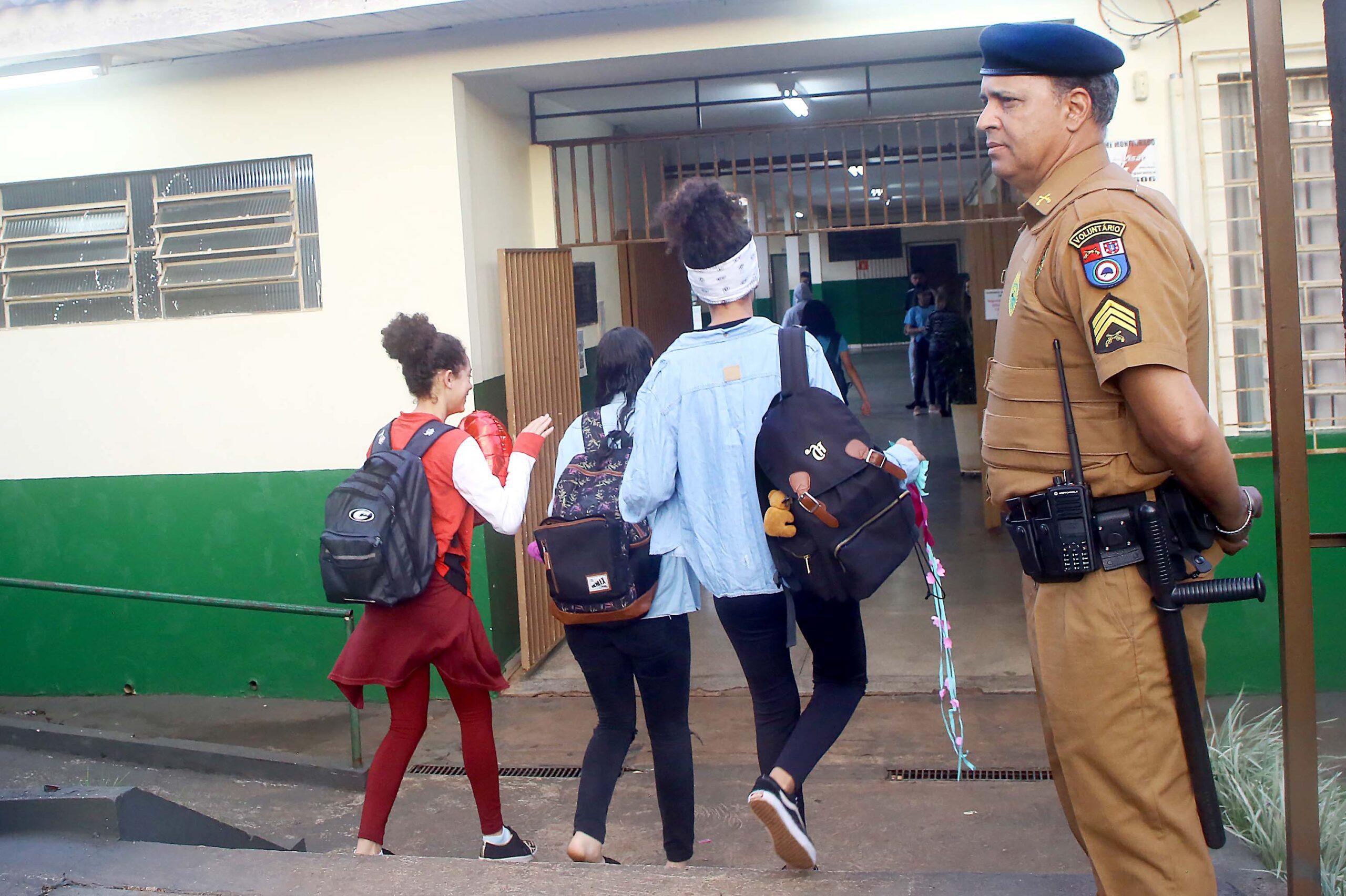 Centro de Estudos da Câmara discute experiências de outros países no enfrentamento da violência em escolas