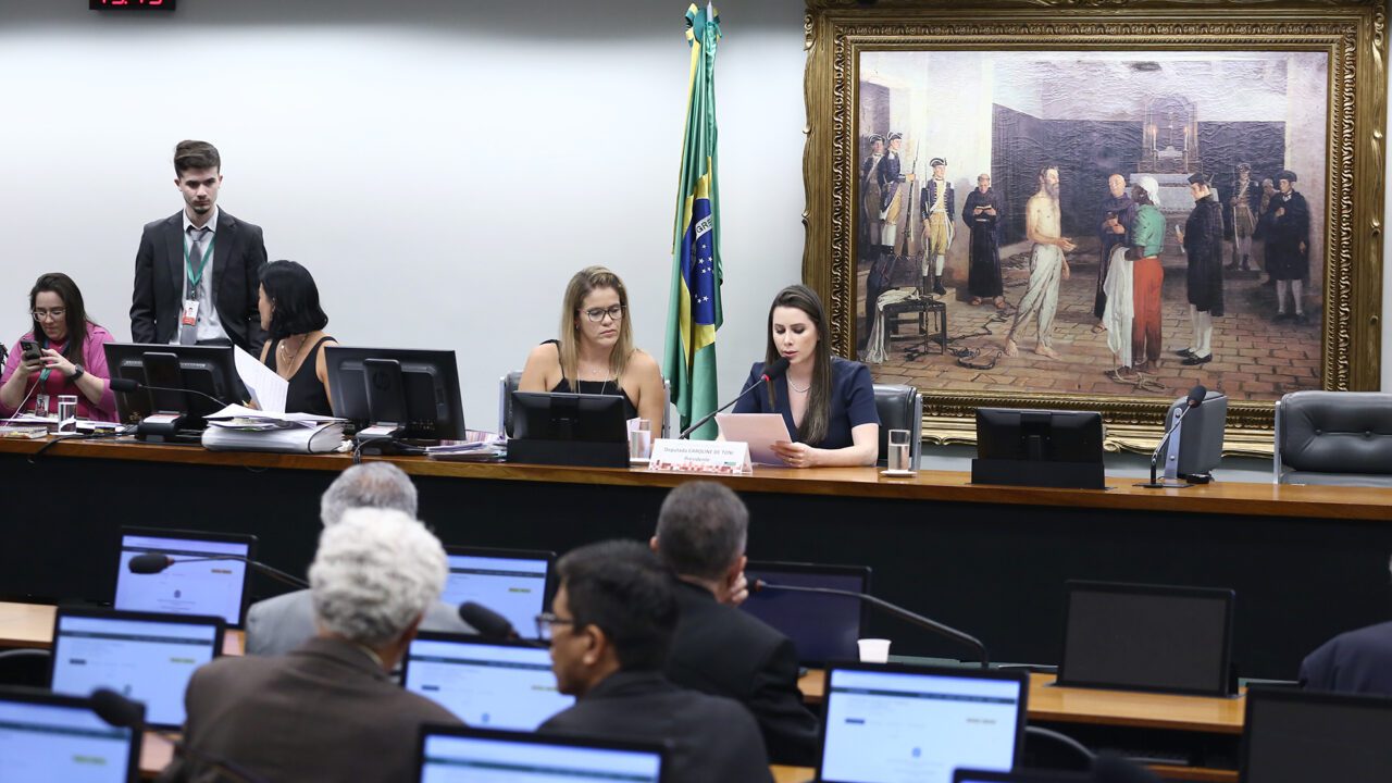 Comissão aprova projeto que pune quem deixar de denunciar violência contra pessoa com deficiência