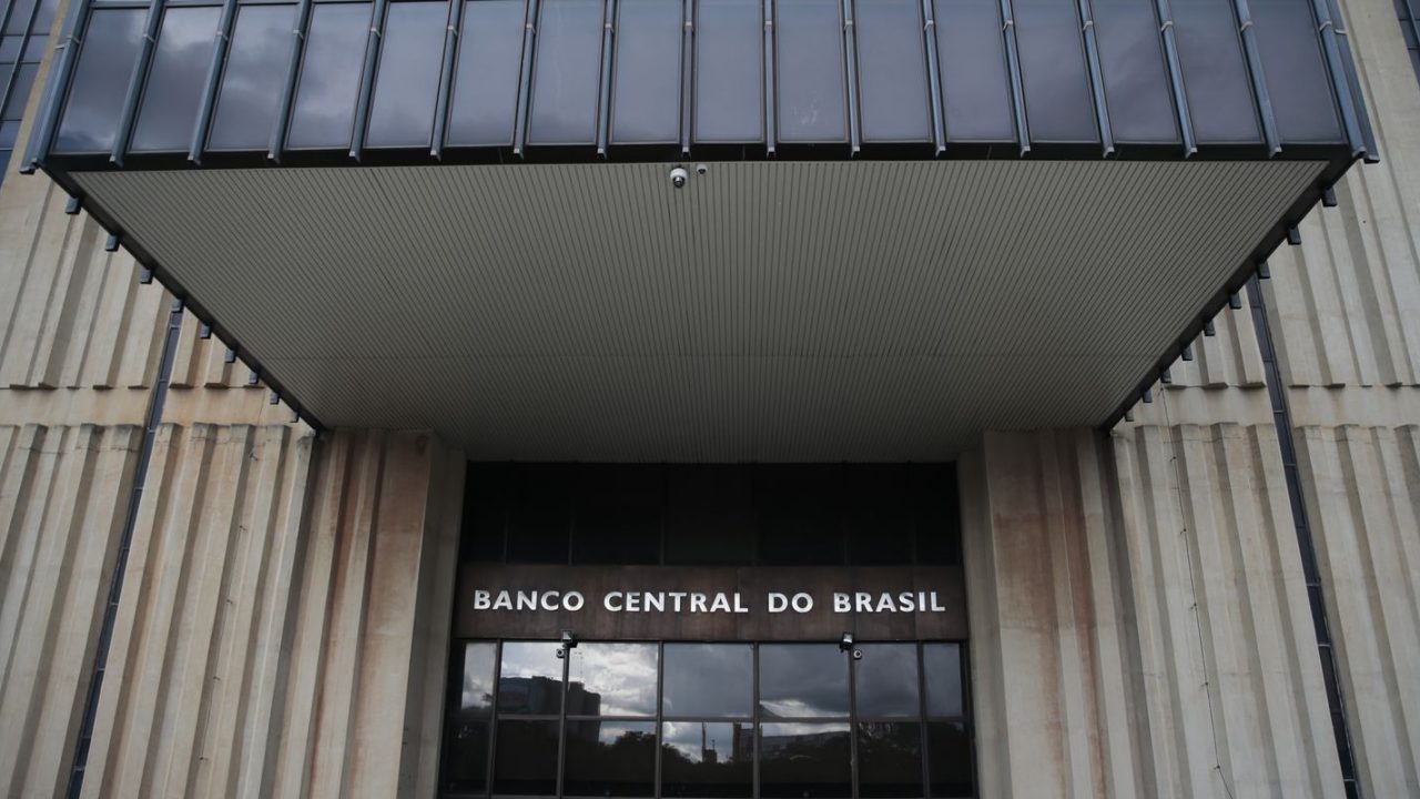 Estoque de crédito no Brasil sobe 1,2% em novembro, diz BC