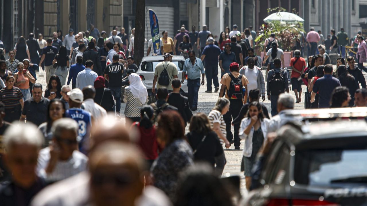 Desemprego em novembro chega a 6,1%, o menor desde 2012