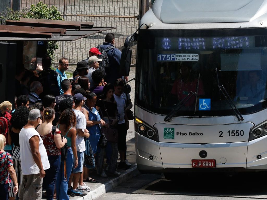 SP: Justiça dá prazo para prefeitura explicar alta da tarifa de ônibus