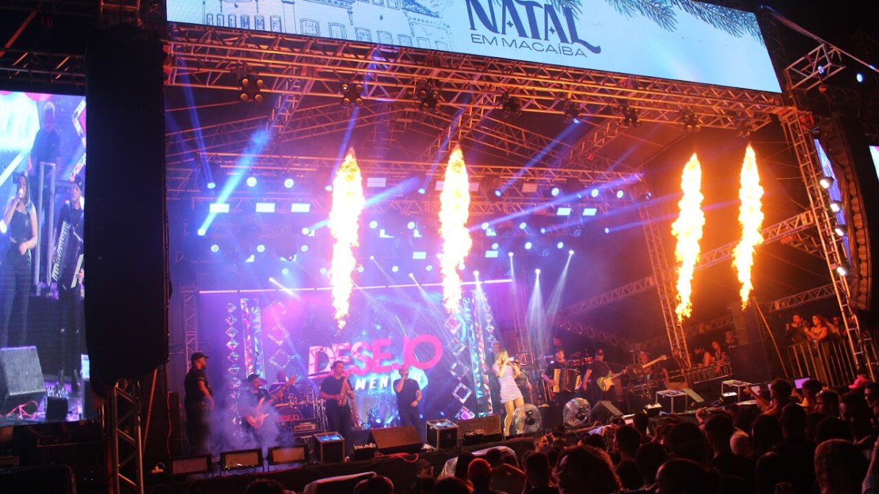 Multidão curte terceira noite do Natal em Macaíba, hoje tem Alcymar Monteiro