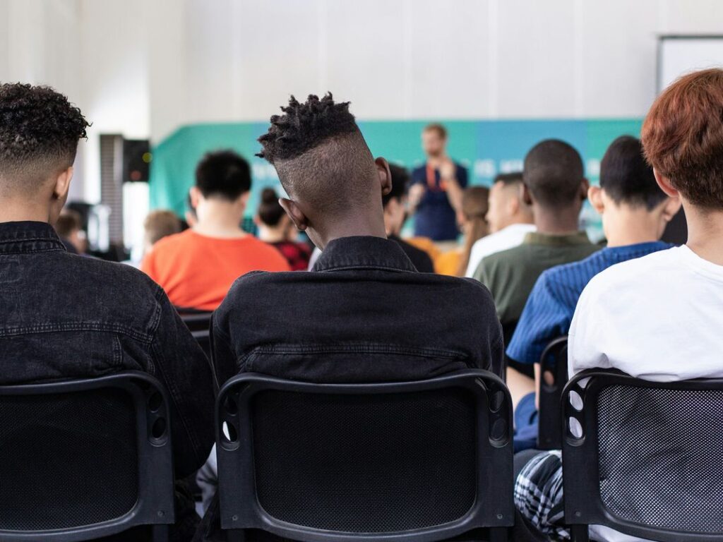 Uma a cada 3 famílias diz que filhos não aprendem o esperado na escola