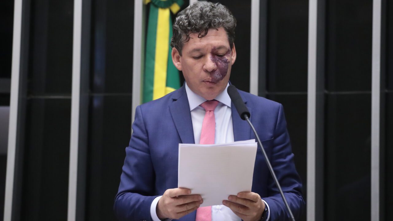 Relator defende aprovação da maior parte das mudanças feitas pelo Senado em regras da reforma tributária; acompanhe