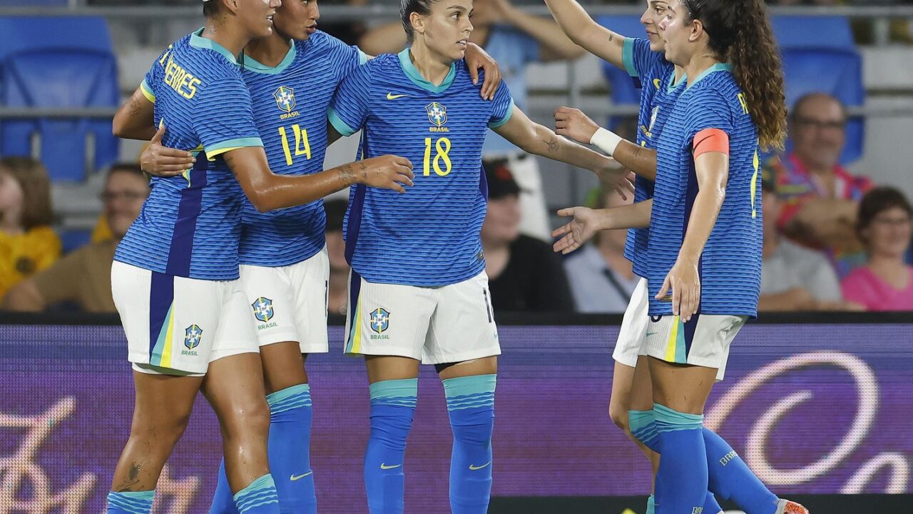 Seleção feminina bate Austrália de novo em último compromisso do ano