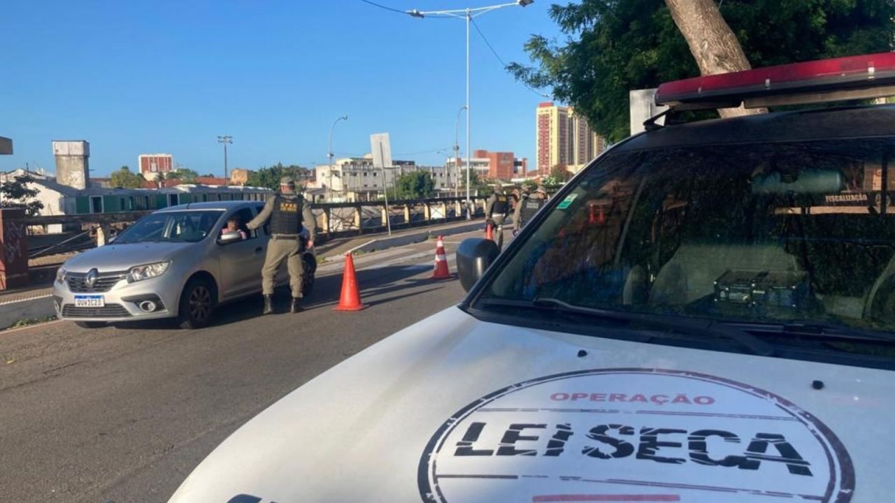 PM prende turista por embriaguez ao volante em blitz da Lei Seca no RN