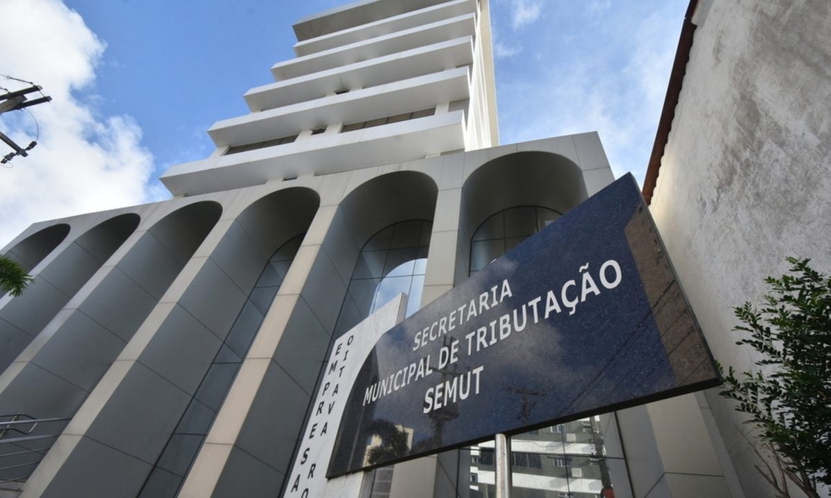 Contribuintes de Natal recebem carnês do IPTU 2025 com opções de pagamento parcelado