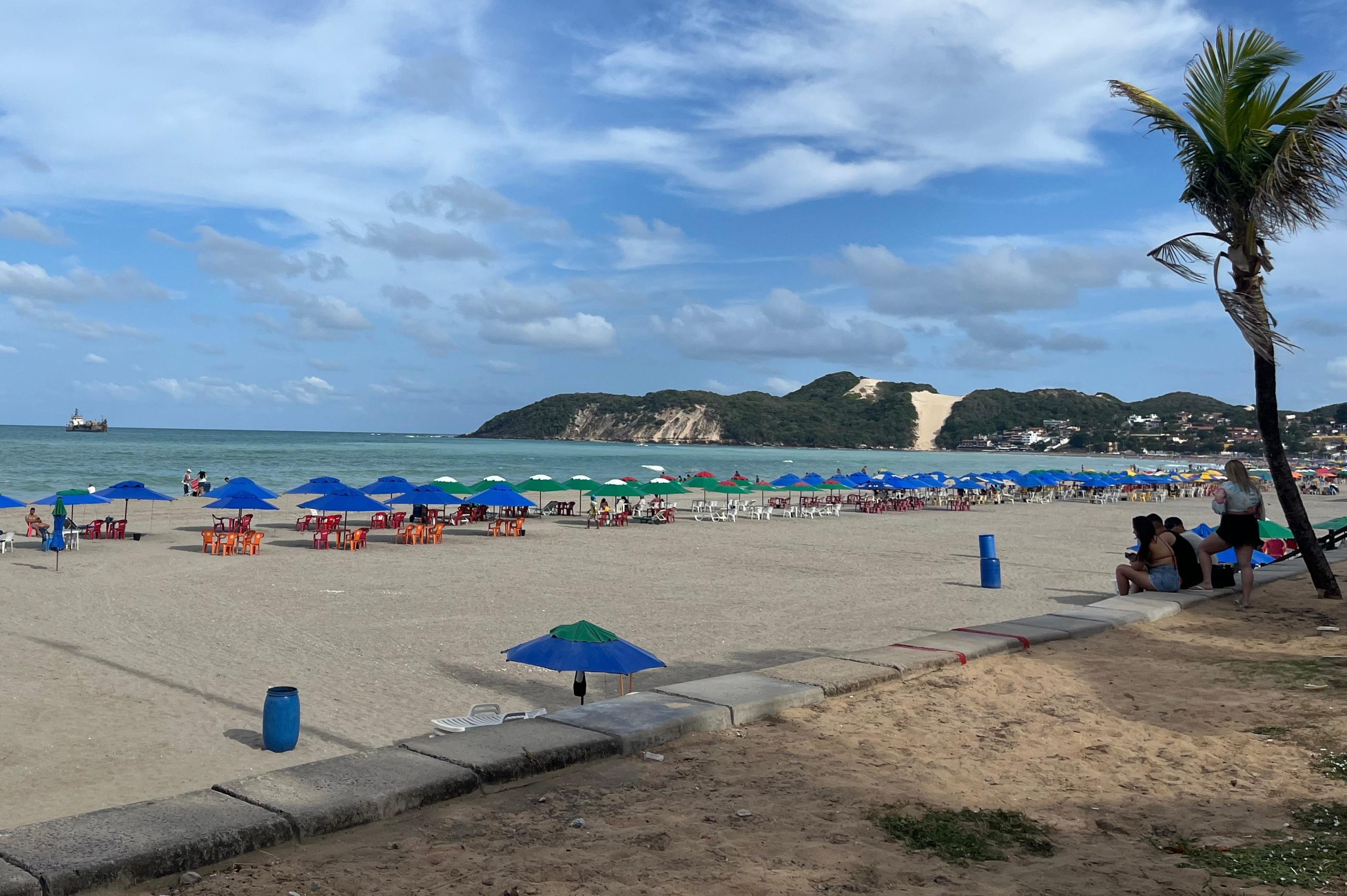 Engorda da Praia de Ponta Negra atinge 95% de conclusão e avança rumo ao Morro do Careca