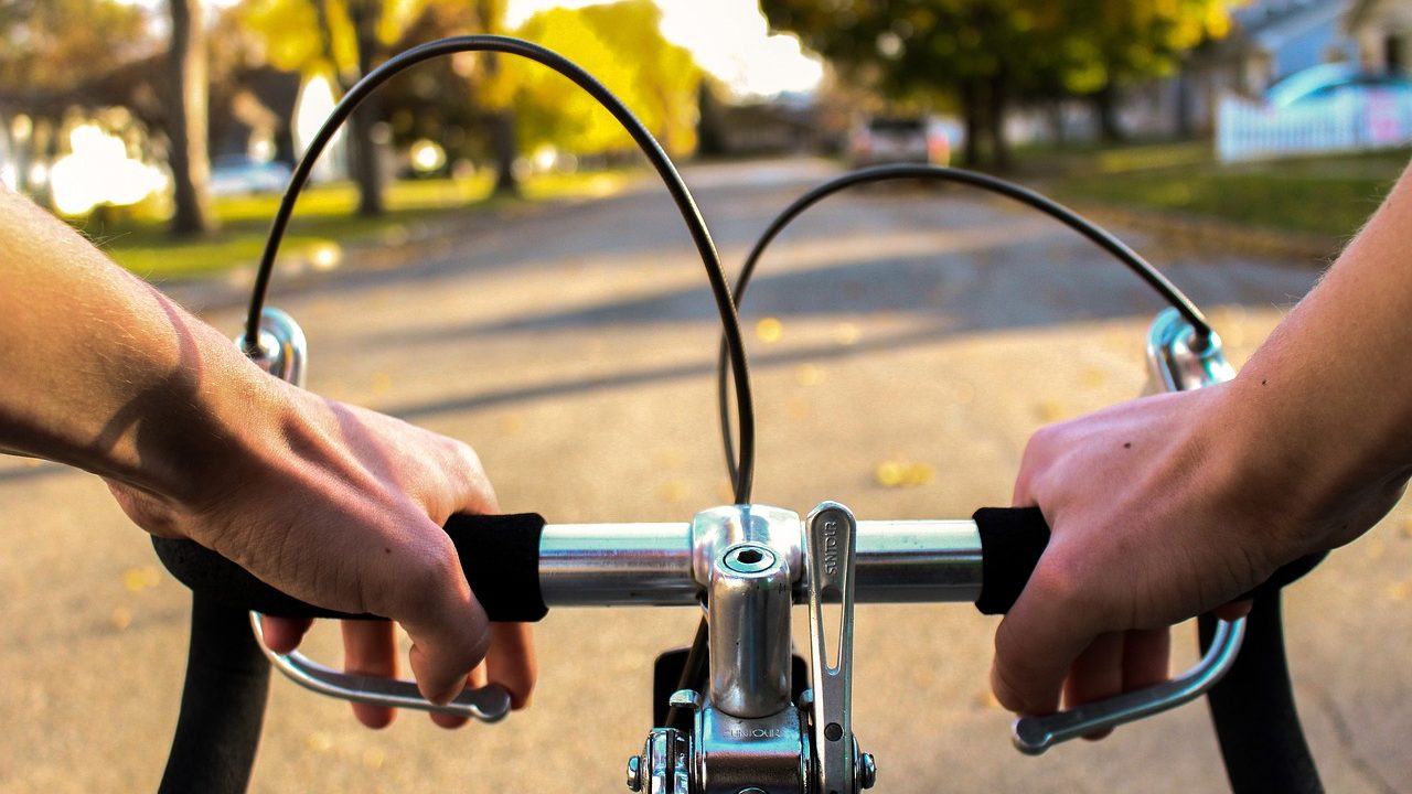 Governo do RN sanciona lei que garante maior seguranca para ciclistas em rodovias