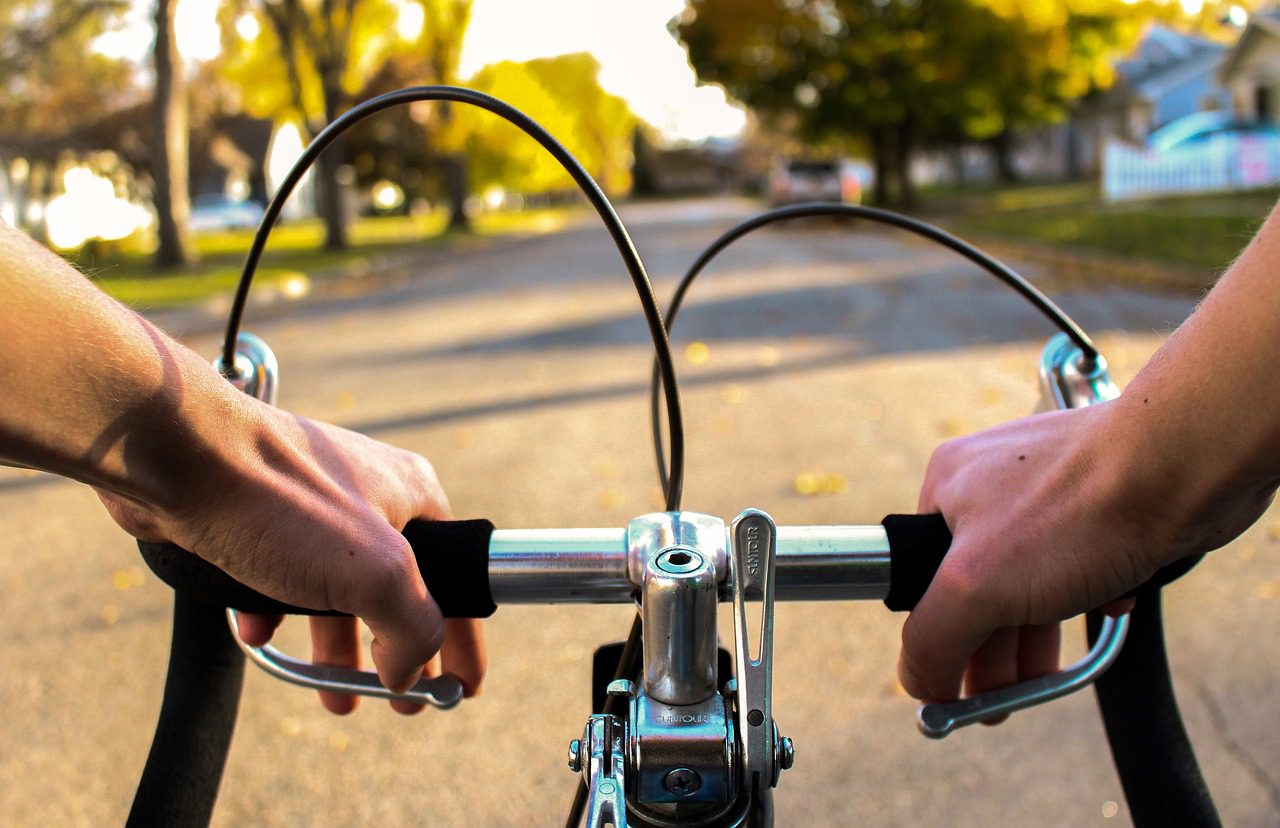 Governo do RN sanciona lei que garante maior seguranca para ciclistas em rodovias