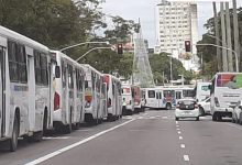 Greve de onibus em Joao Pessoa eleva precos de aplicativos de transporte